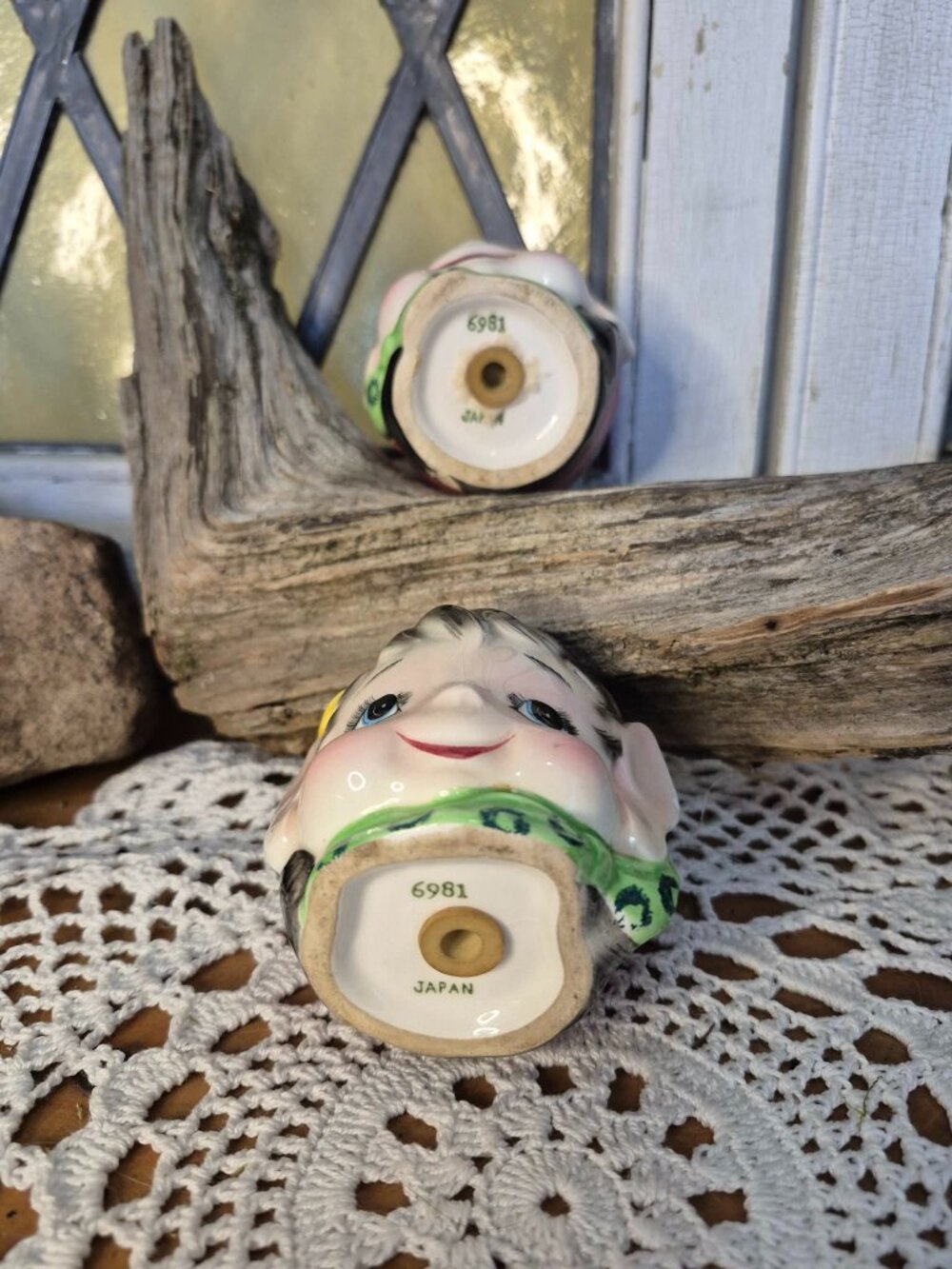 LEFTON 1950s Vintage Red Pixie Elf Salt & Pepper Shakers - Picture 8 of 12